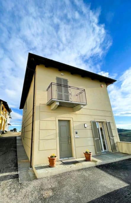 Locanda Del Bricco Pt Cisterna dʼAsti Exterior foto
